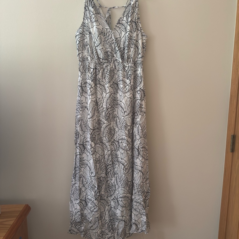 NWT CUPSHE Black and White Print Maxi Dress L